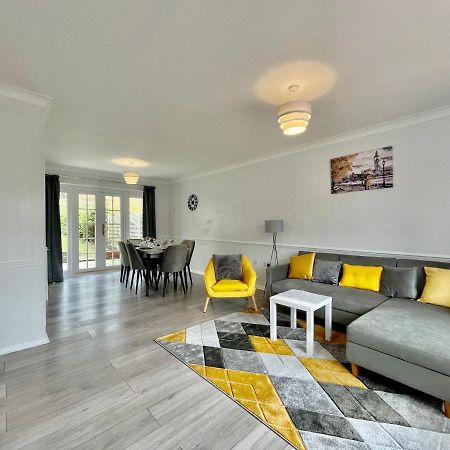 Stylish 3 Bed Chigwell Home With Free Parking Eksteriør bilde
