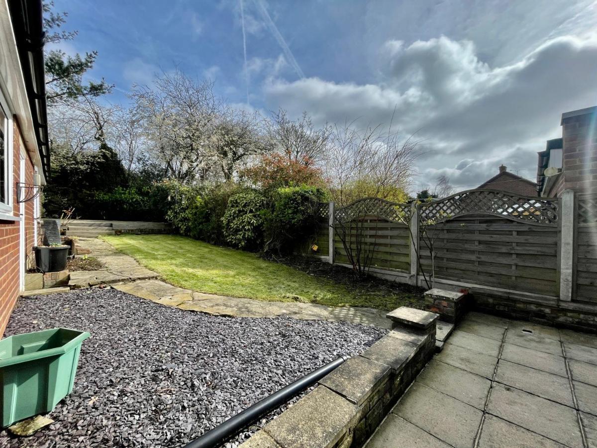 Stylish 3 Bed Chigwell Home With Free Parking Eksteriør bilde