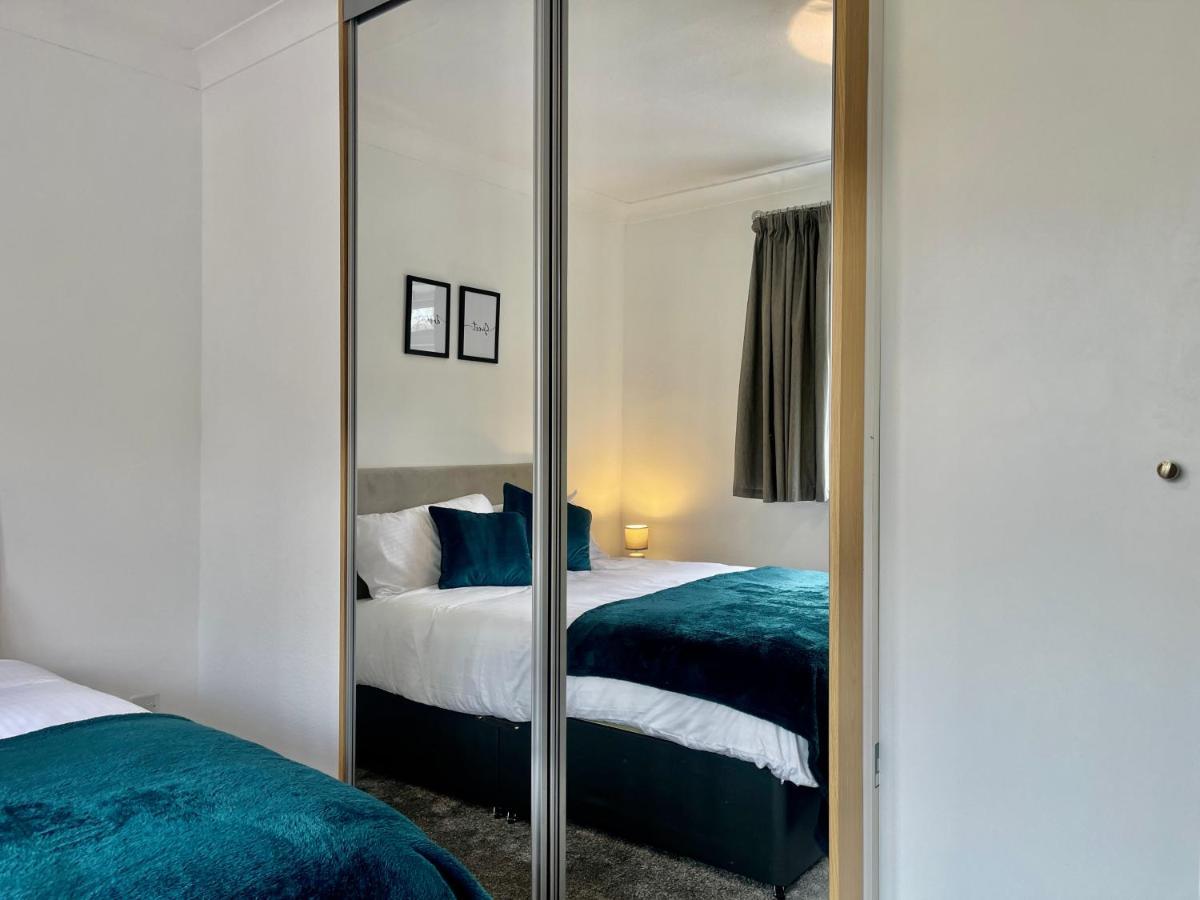 Stylish 3 Bed Chigwell Home With Free Parking Eksteriør bilde
